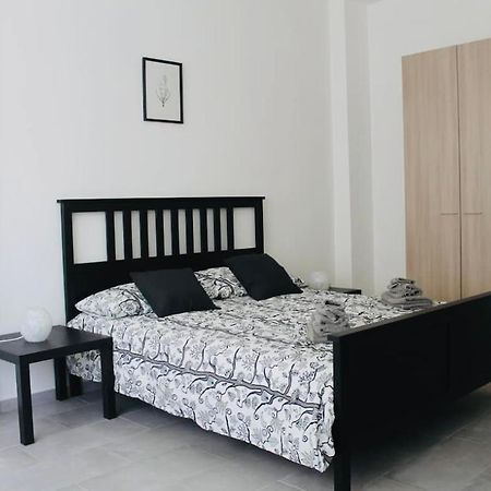 Garden Apartment Bari Bagian luar foto